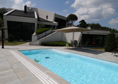 Moderní bazén u moderního domu - Čištění bazénu - BWS Přerov