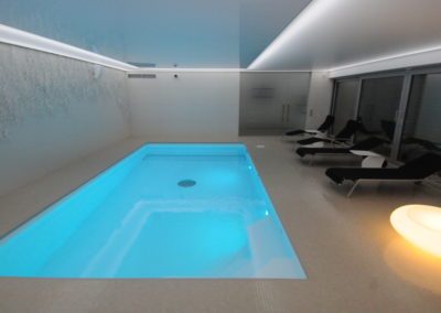 Minimalismus ve wellness přístavbě - Luxusní bazény na míru - BWS Přerov