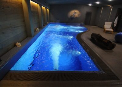 Soukromý bazén plný umění - Interiérový bazén s protiproudem - BWS Přerov