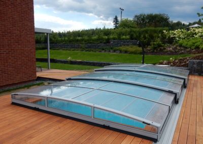 Bazén s přírodní terasou - Nízké zastřešení bazénu - BWS Přerov
