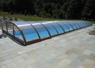 Střecha s imitací dřeva - Luxusní zastřešení bazénu - BWS Přerov
