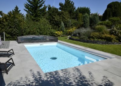 Bazén s nádherným výhledem - Moderní zahrada s bazénem - BWS Přerov