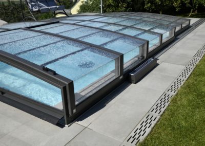 Bazén s nádherným výhledem - Zastřešení bazénu s automatickým pohonem - BWS Přerov