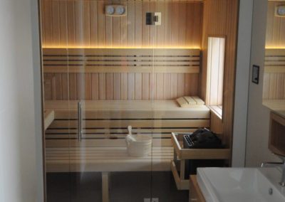 Wellness propojené oknem - Finská sauna na klíč - BWS Přerov