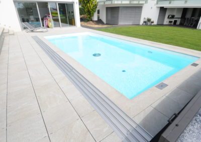 Bílá moderna ve svahu - Luxusní bazény na míru - BWS Přerov