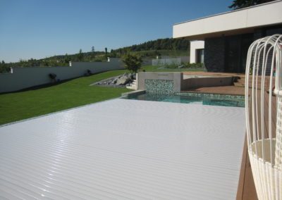 Obkládaný bazén s infinit přelivem - Lamelové zakrytí - BWS Přerov