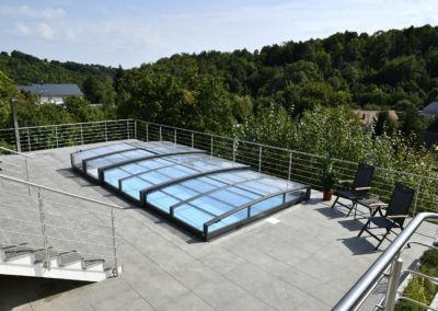 Azurová oáza na terase - Moderní bazén se zastřešením - BWS Přerov