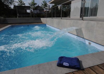 Vyladěný venkovní bazén - Luxusní bazén na klíč - BWS Přerov
