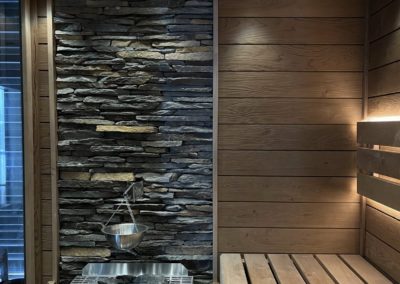 Komfortní sauna pro dva - Kamenný obklad v sauně - BWS Přerov